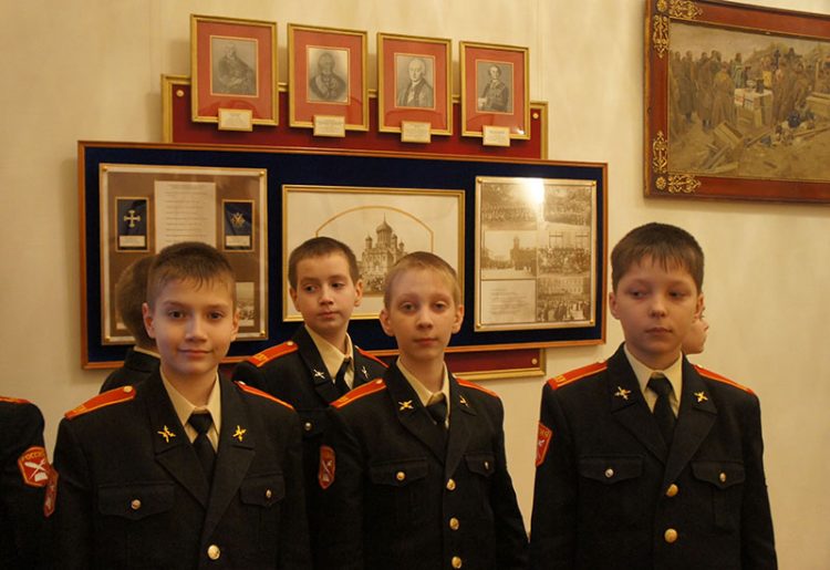 Петербургские суворовцы за возрождение традиций Семеновского полка