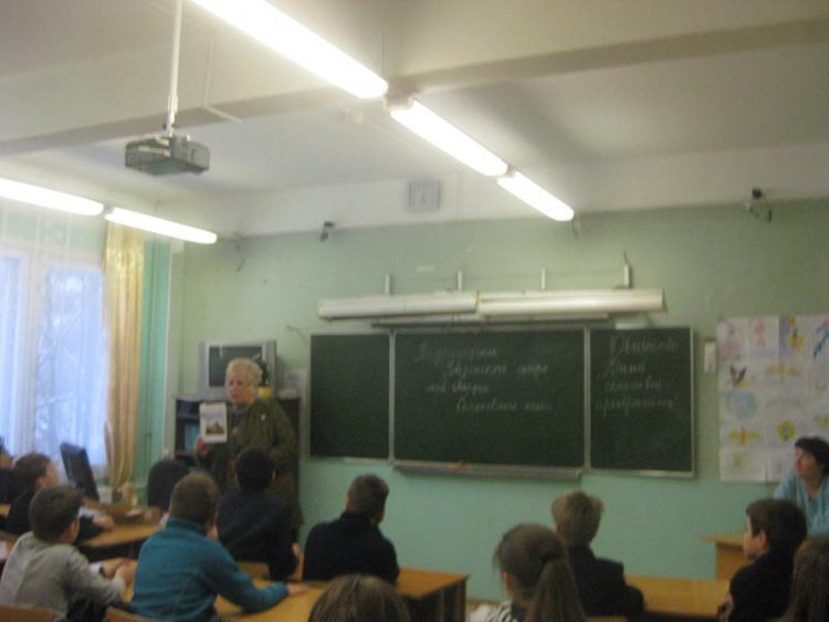 В гимназии №41 имени Эриха Кестнера  4 декабря 2015 года состоялось знаменательное событие – создано общество «Юный семеновец -преображенец»