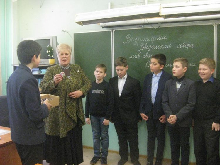 В гимназии №41 имени Эриха Кестнера  4 декабря 2015 года состоялось знаменательное событие – создано общество «Юный семеновец -преображенец»
