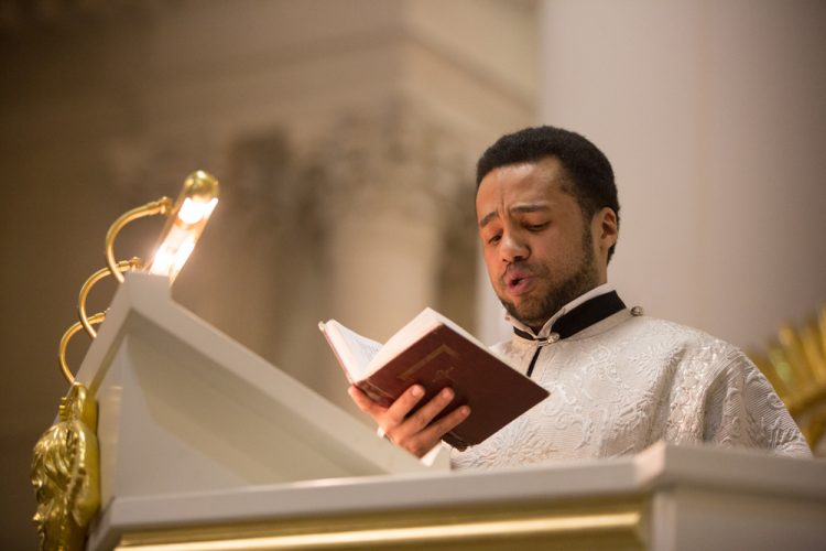 Митрополит Варсонофий совершил Всенощное бдение в Троице-Измайловском соборе