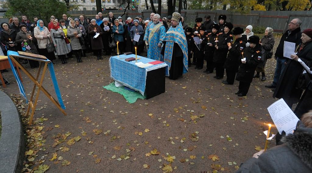 Начались археологические раскопки на месте Введенского собора