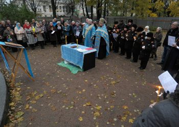 Начались археологические раскопки на месте Введенского собора