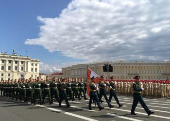2 сентября 2018 года на Дворцовой площади отметили День Российской Гвардии торжественным военным парадом