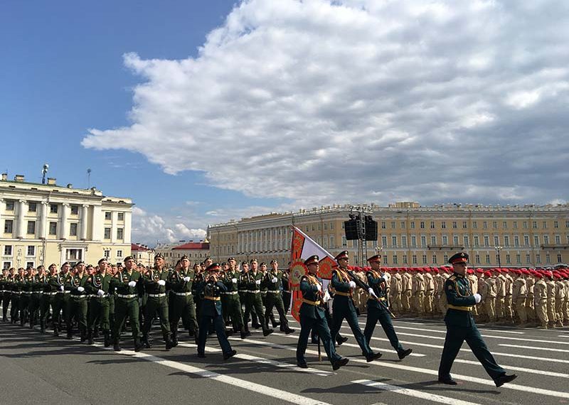 2 сентября 2018 года на Дворцовой площади отметили День Российской Гвардии торжественным военным парадом