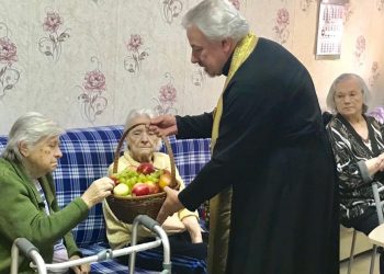 19 августа 2019 года протоиерей Михаил Погиблов поздравил пожилых людей с праздником Преображения Господня