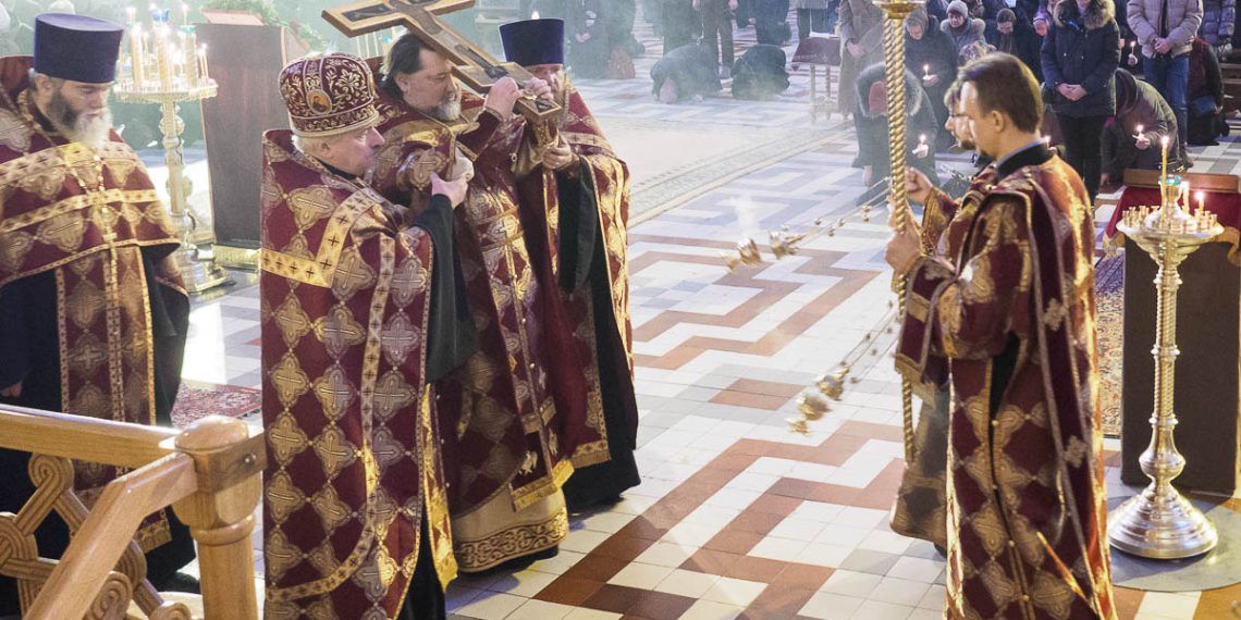 Кресту Твоему поклоняемся, Владыко, и Святое Воскресение Твое славим