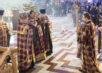 Кресту Твоему поклоняемся, Владыко, и Святое Воскресение Твое славим