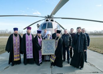 Молитвенный облет Санкт-Петербурга с чудотворной Казанской иконой Божией Матери