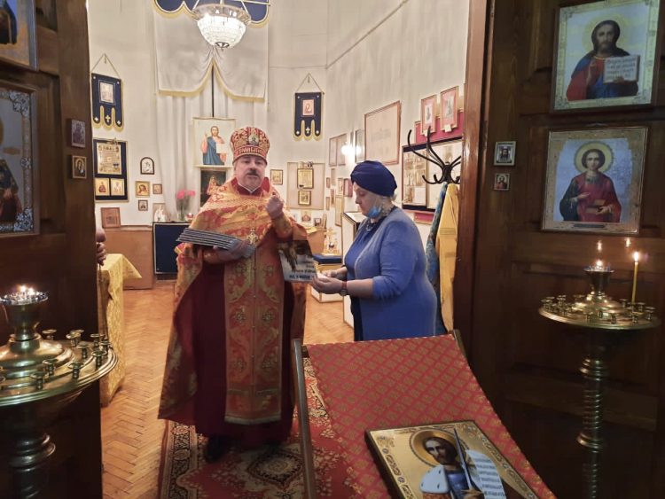 Кланяться Отцу и Сыну и Святому Духу – Богу в Троице единой