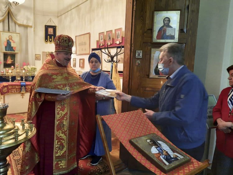 Кланяться Отцу и Сыну и Святому Духу – Богу в Троице единой