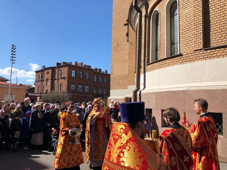 Двойной праздник Победы над смертью