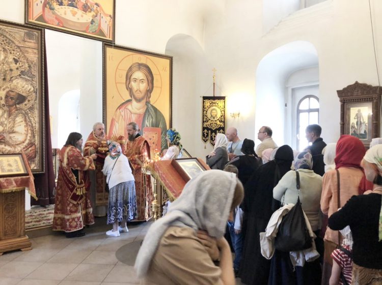 Паломническая поездка в Тихвинский и Антониево-Дымский монастыри