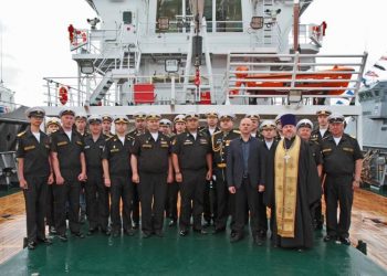 Освящен флаг на судне «Яков Лапушкин»