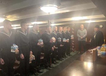 Поздравление команды крейсера «Аврора» с Рождеством