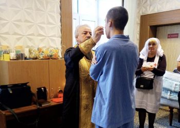 Хочу покреститься, чтобы ближе узнать Того, кто меня хранит