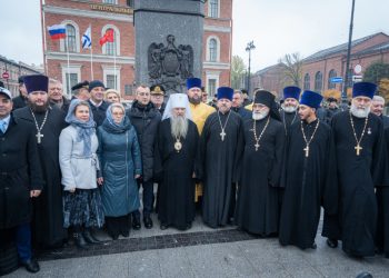Не отчаивайтесь! Сии грозные бури обратятся к славе России