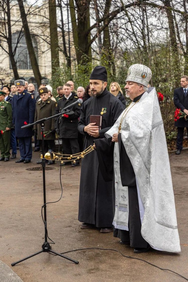 XII международные Волконские чтения начались с молитвы в Введенском саду