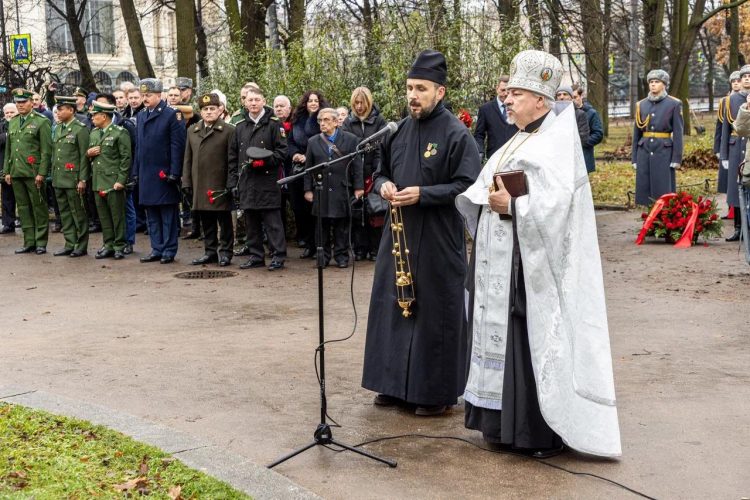 XII международные Волконские чтения начались с молитвы в Введенском саду