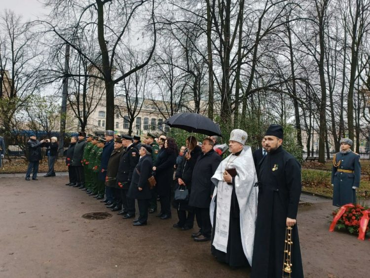 XII международные Волконские чтения начались с молитвы в Введенском саду