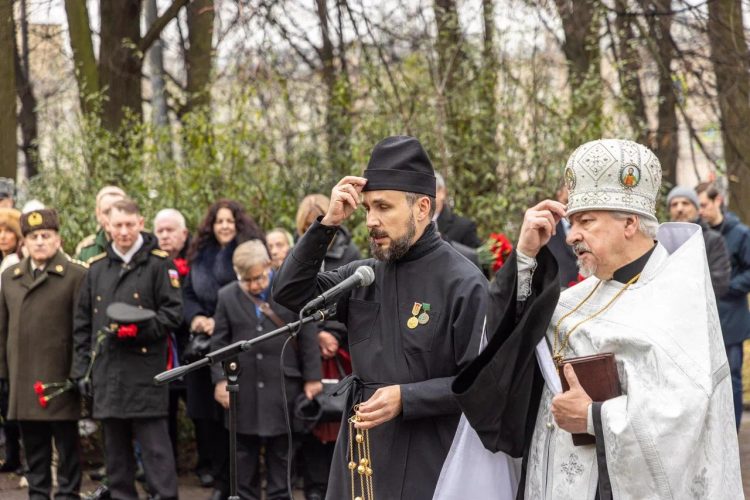 XII международные Волконские чтения начались с молитвы в Введенском саду