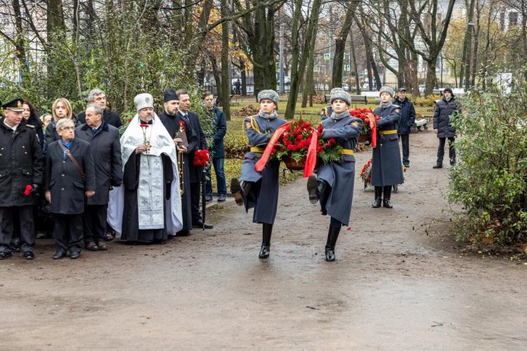 XII международные Волконские чтения начались с молитвы в Введенском саду