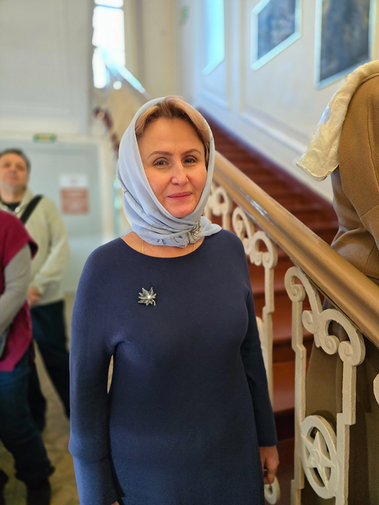 Ангели вхождение Пречистыя зрящее, удивишися, како Дева вниде во Святая Святых