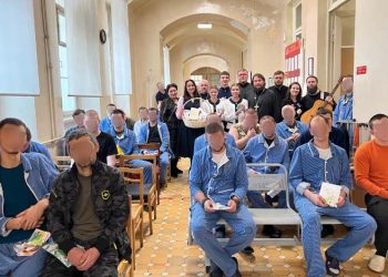 Музыка, исцеляющая души: концерт для раненых бойцов в госпитале