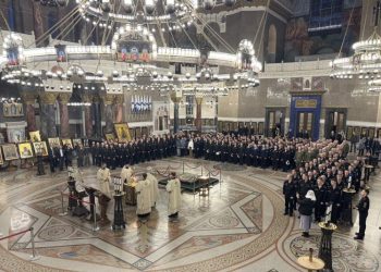 Вспомним всех поименно, горем вспомним своим… Это нужно – не мертвым. Это надо – живым!