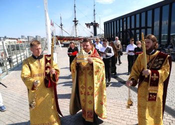 Морской крестный ход с мощами святого Андрея Первозванного